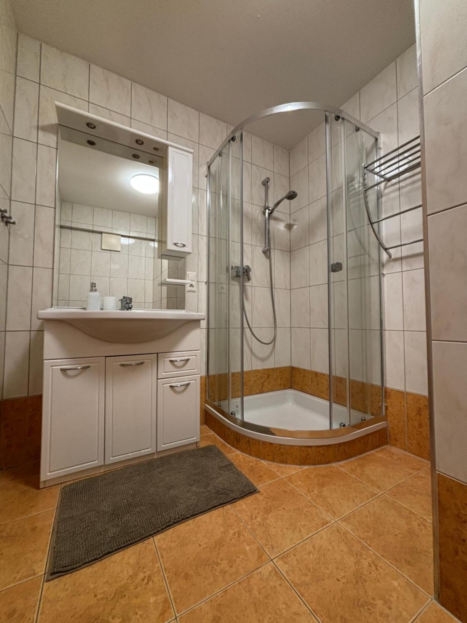 Anita Apartment 5 ฟลาทอาค ภายนอก รูปภาพ